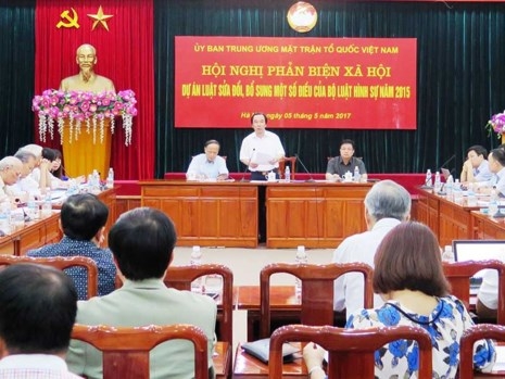 BLHS 2015: Đề xuất thêm tội dâm ô đồng tính - ảnh 1