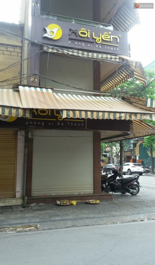 Nhiều người dân không khỏi thắc mắc bởi trước đó cửa hàng Xôi Yến không hề có thông báo dừng bán