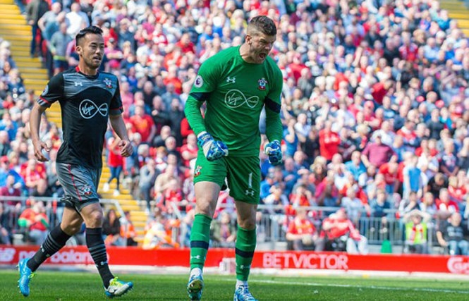 Milner đá hỏng penalty, Liverpool hòa thất vọng