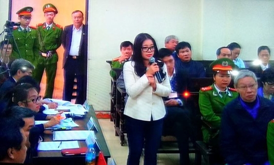Bà Đặng Ngọc Lan (vợ Bầu Kiên) trả lời tại một phiên toà.