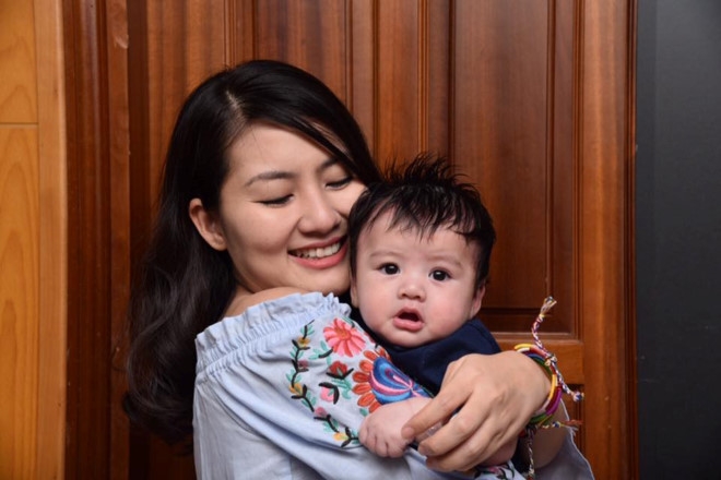 Ngoc Lan am con trai moi sinh toi truong quay mung sinh nhat chong hinh anh 3