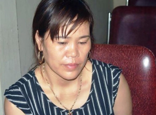 Nguoi phu nu cho 34 kg thuoc no voi gia 500.000 dong hinh anh 1