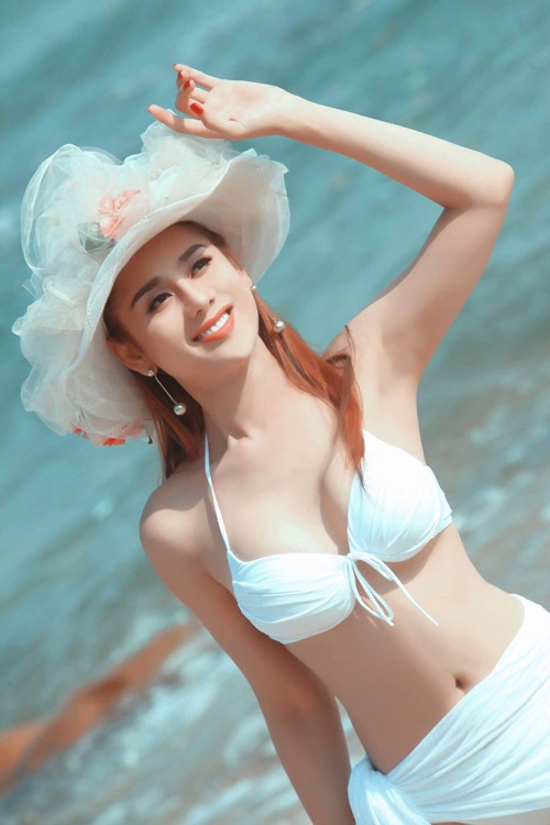 to mo dien mao khi ve ra mat nha chong cua lam khanh chi hinh anh 7