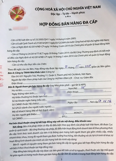 hau-due-thien-ngoc-minh-uy-du-khach-vay-tin-dung-den-ban-hang-da-cap-1