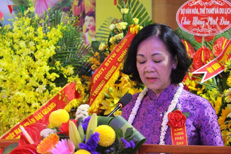 hinh anh: tang ni, phat tu ca nuoc mung dai le phat dan nam 2017 hinh 10