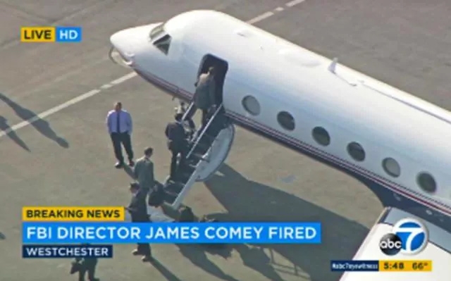  Ông Comey lên một máy bay tư nhân để trở về Washington nhận quyết định sa thải. (Ảnh: Telegraph) 