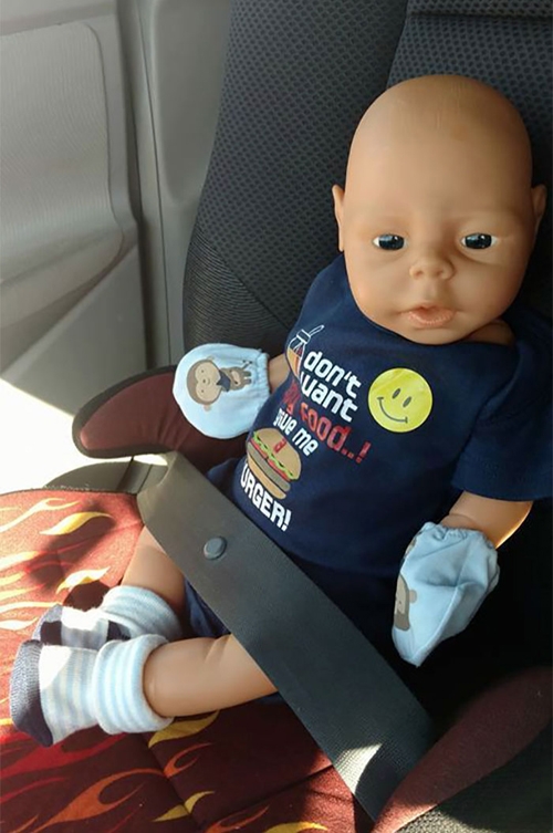 chuyen-cam-dong-sau-buc-anh-nguoi-dan-ong-cao-lon-dy-bu-be-di-mua-quan-ao-4