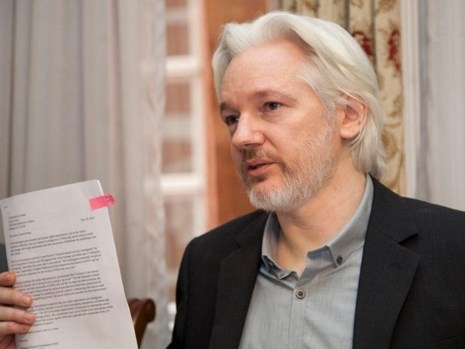 Cựu giám đốc FBI đuợc rủ đầu quân cho WikiLeaks - ảnh 1