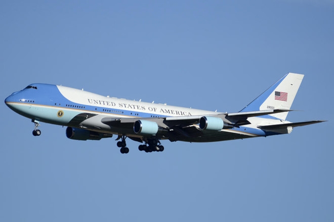 Air Force One cua tong thong My bi chay khi dang sua chua hinh anh 1