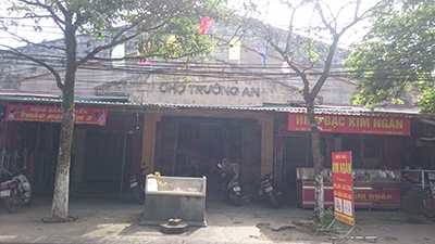 hue: chu hui “boc hoi” cung tien ty, tieu thuong khoc rong hinh anh 1