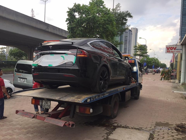 Tesla Model X P100D đầu tiên tại Việt Nam xuất hiện ở Hà Nội - Ảnh 2.