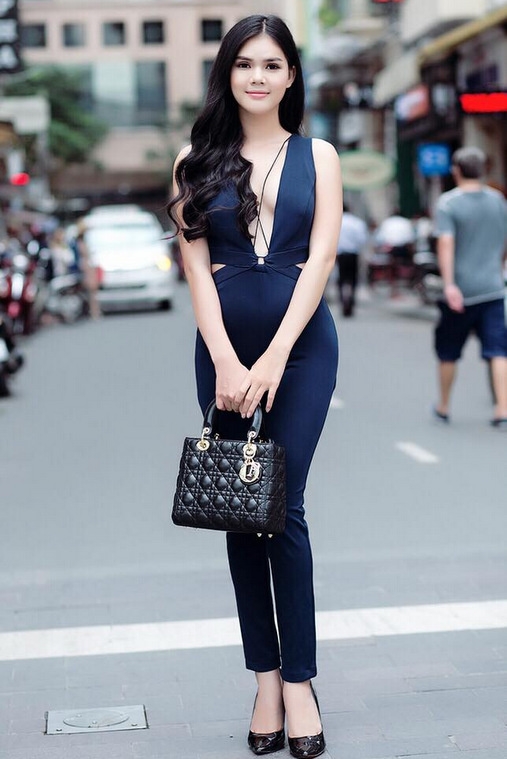 Cô gái giống Ngọc Trinh thi Hoa hậu Hoàn vũ Việt Nam