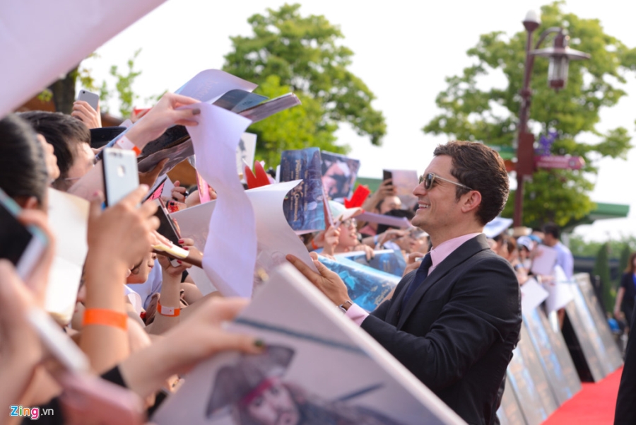 Fan Trung Quoc phat cuong khi Johnny Depp va Orlando Bloom xuat hien hinh anh 5