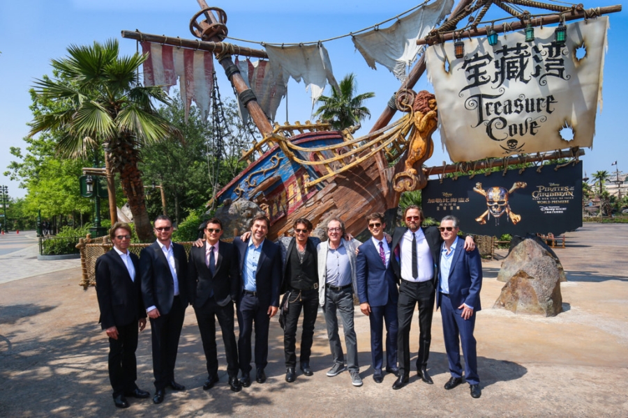 Fan Trung Quoc phat cuong khi Johnny Depp va Orlando Bloom xuat hien hinh anh 11