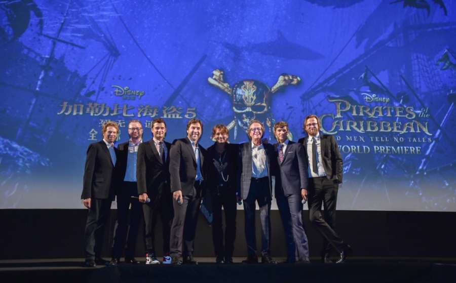 Fan Trung Quoc phat cuong khi Johnny Depp va Orlando Bloom xuat hien hinh anh 13