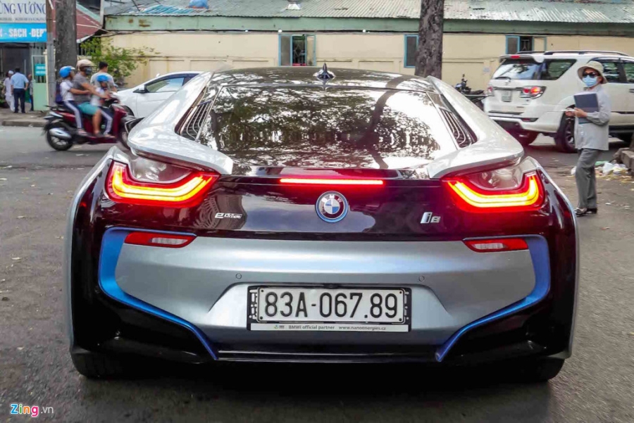 BMW i8 doc nhat cua thieu gia ve so Soc Trang tai xuat o Sai Gon hinh anh 3