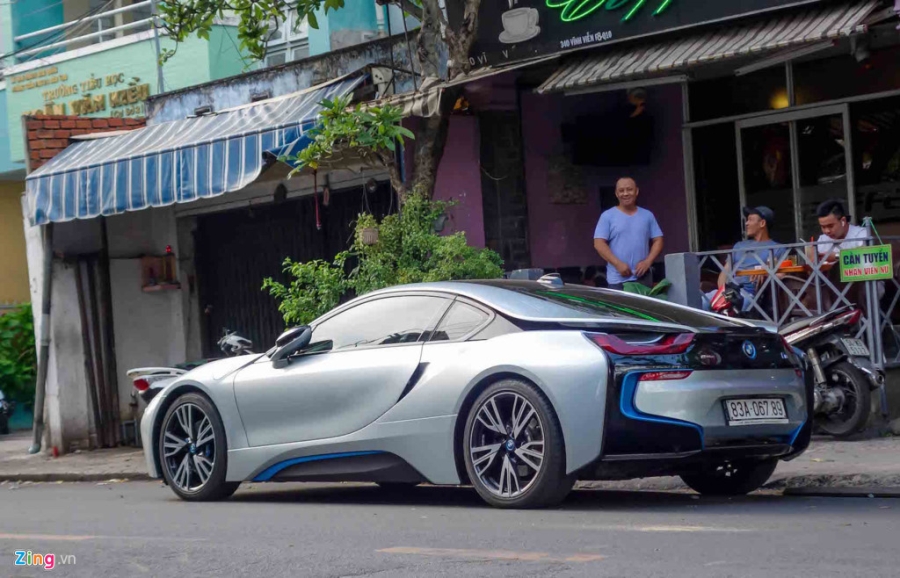 BMW i8 doc nhat cua thieu gia ve so Soc Trang tai xuat o Sai Gon hinh anh 6