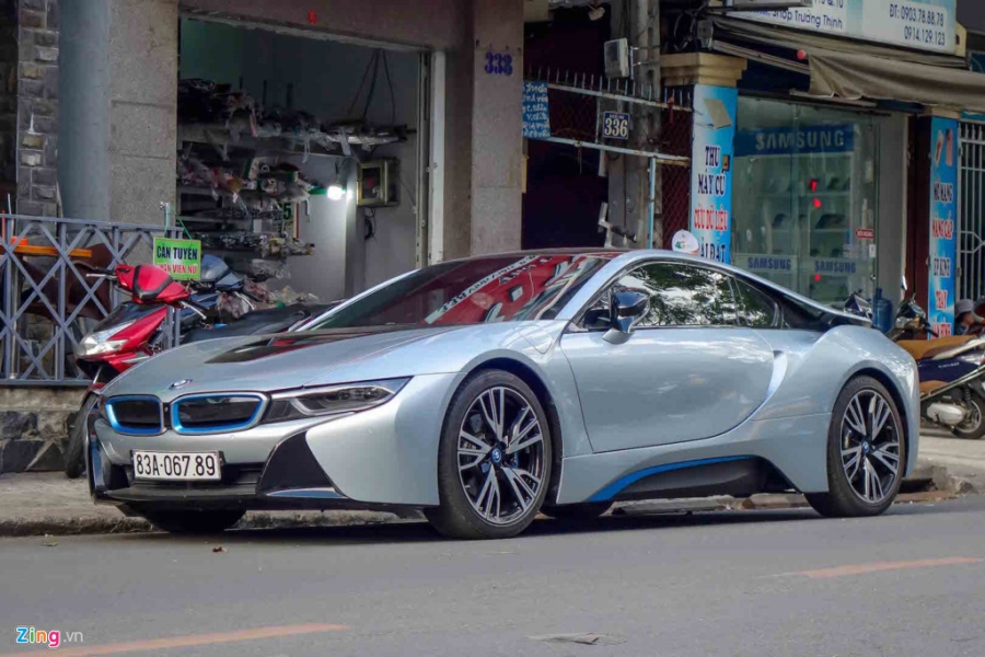 BMW i8 doc nhat cua thieu gia ve so Soc Trang tai xuat o Sai Gon hinh anh 7