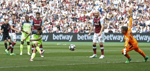 liverpool-de-bep-west-ham-chi-cach-top-4-mot-tran-thang-1