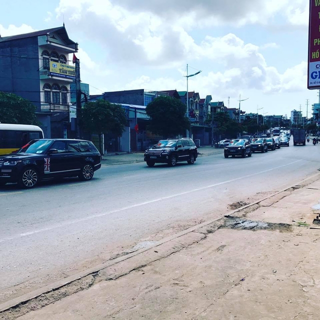 Hàng chục chiếc Lexus LX570 và Range Rover tham gia rước dâu hot girl Quảng Ninh - Ảnh 4.