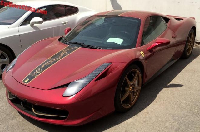 Hàng hiếm Ferrari 458 Italia phiên bản rồng phủ bụi tại Trung Quốc - Ảnh 2.