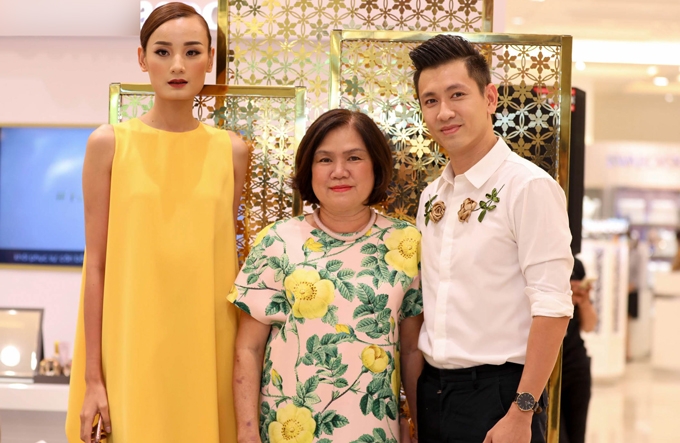 le-thuy-tiet-lo-duoc-me-chong-rat-cung-chieu-2