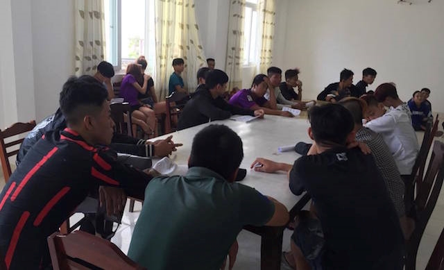 66 thanh thieu nien co vu dua xe gay nao loan quoc lo 1A hinh anh 1