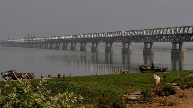 Cầu Dhola-Sadiya dài nhất Ấn Độ /// Chụp từ Indian Express