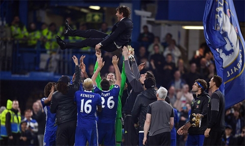 chelsea-mung-chuc-vo-dich-bang-cuoc-ruot-duoi-voi-bay-ban-thang-2