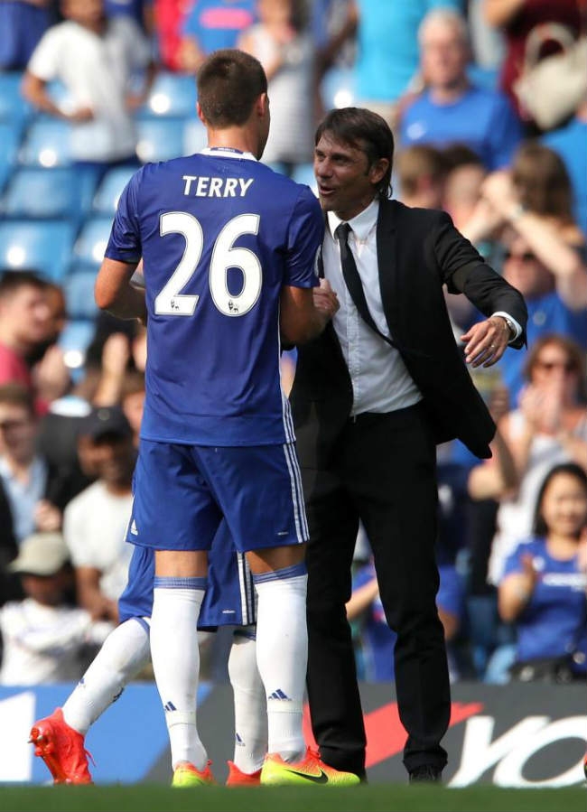 Chelsea: Terry “nổ súng” trận áp chót, Conte ngăn giải nghệ - 2
