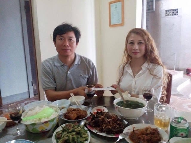 Nguyễn Đình Thục nhận tiền từ đối tượng Emily