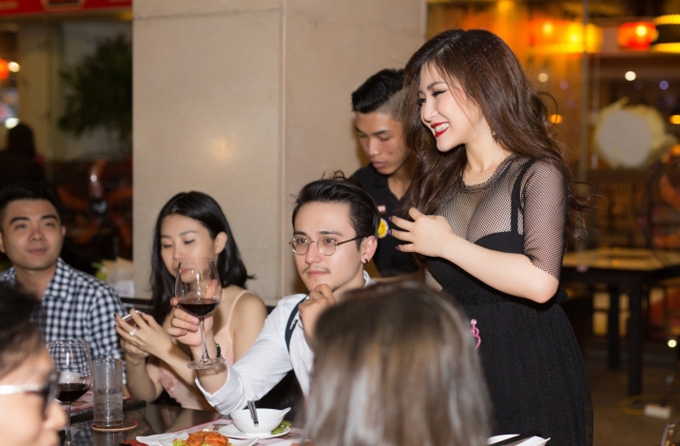 huong-tram-don-sinh-nhat-tuoi-22-ben-cao-thai-son-7