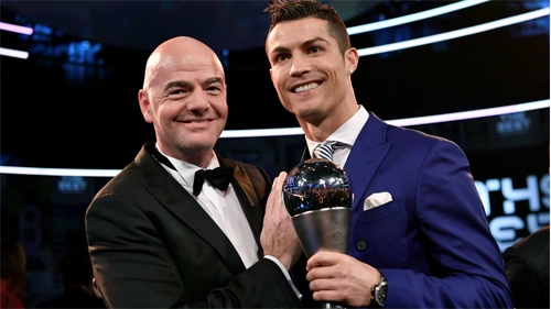fifa-cai-tien-giai-the-best-de-hap-dan-hon-qua-bong-vang