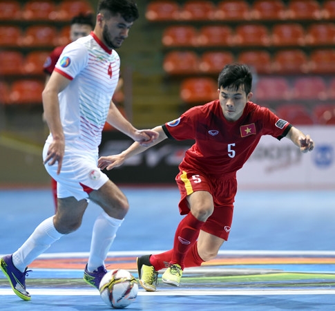 Giải futsal U.20 châu Á 2017: Việt Nam hiên ngang hạ Tajikistan - ảnh 1