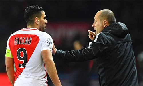 hlv-cua-psg-nhan-thua-monaco-trong-cuoc-dua-vo-dich-2
