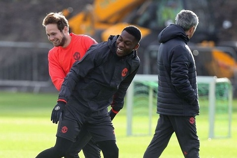 HLV Jose Mourinho se co su phuc vu cua Fosu-Mensah