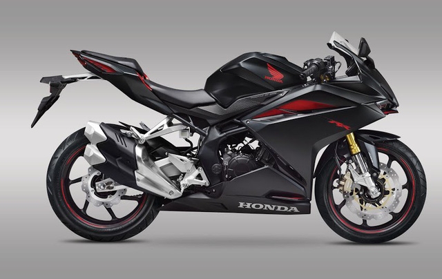 Bất chấp CBR250RR mới ra đời, Honda CBR250R 2017 vẫn được bày bán với giá 115 triệu Đồng - Ảnh 2.