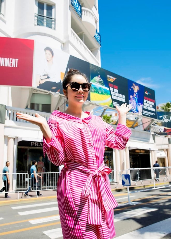 Ly Nha Ky tu in chan dung tren pano quang ba Viet Nam o Cannes hinh anh 1