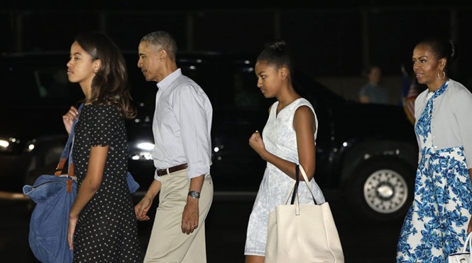 Gia đình ông Obama trong lần nghỉ Giáng sinh tại TP. Honolulu ở bang Hawaii /// Reuters