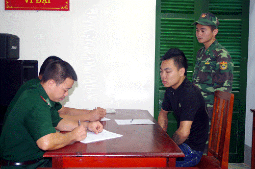 bien-phong-bat-hai-ke-buon-nguoi-ban-sang-trung-quoc-1