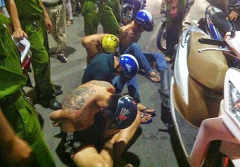 Giai cuu co gai bi bang giang ho doi no thue o Sai Gon bat coc hinh anh