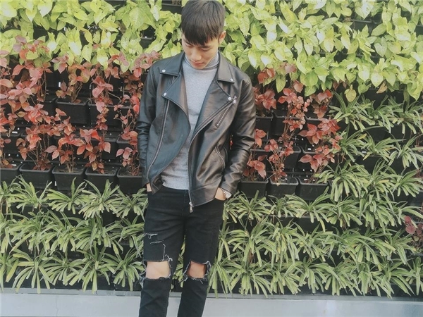 Nhiều cô gái mong ước một lần trở thành nhân vật chính trong câu chuyện và được chàng trai này che chở.