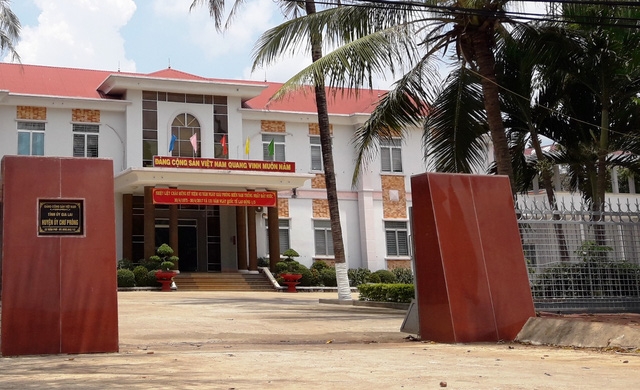  Trụ sở Huyện ủy Chư Prông, nơi công tác của ông Hội và con gái. 