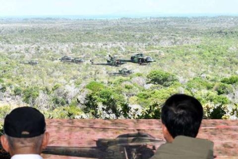  Tổng thống Widodo quan sát cuộc tập trận quân sự lớn xung quanh quần đảo Natuna 