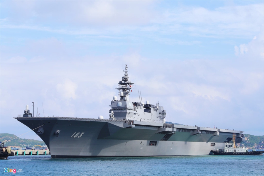Uy luc tau san bay lon nhat cua Nhat dang dau o Cam Ranh hinh anh 1