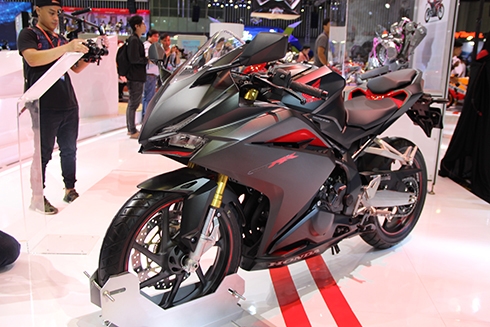 cac-hang-xe-may-o-viet-nam-don-suc-cho-moto-2