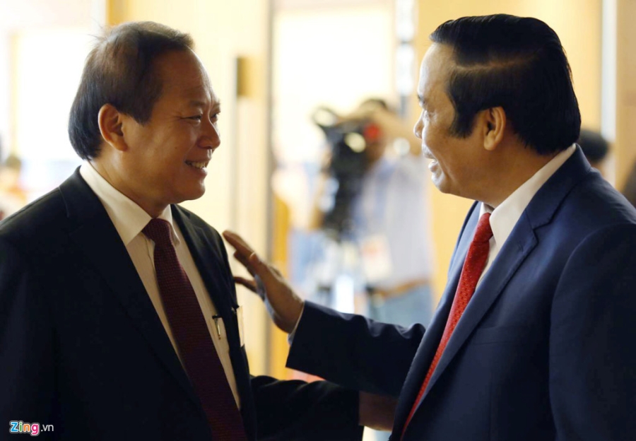 Dai bieu tro chuyen trong phien khai mac ky hop Quoc hoi hinh anh 12