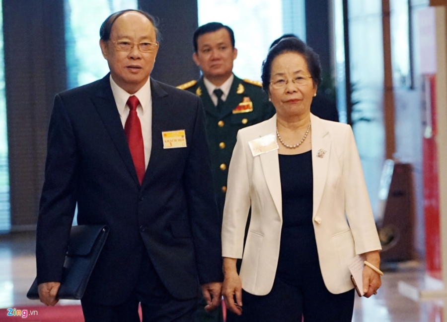 Dai bieu tro chuyen trong phien khai mac ky hop Quoc hoi hinh anh 14