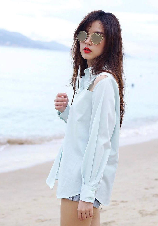 Ha Ho, Pham Huong mac chat ra san bay noi bat tuan qua hinh anh 4
