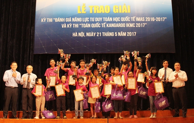 Các “nhà vô địch” của kỳ thi Toán quốc tế Kangaroo (IKMC).